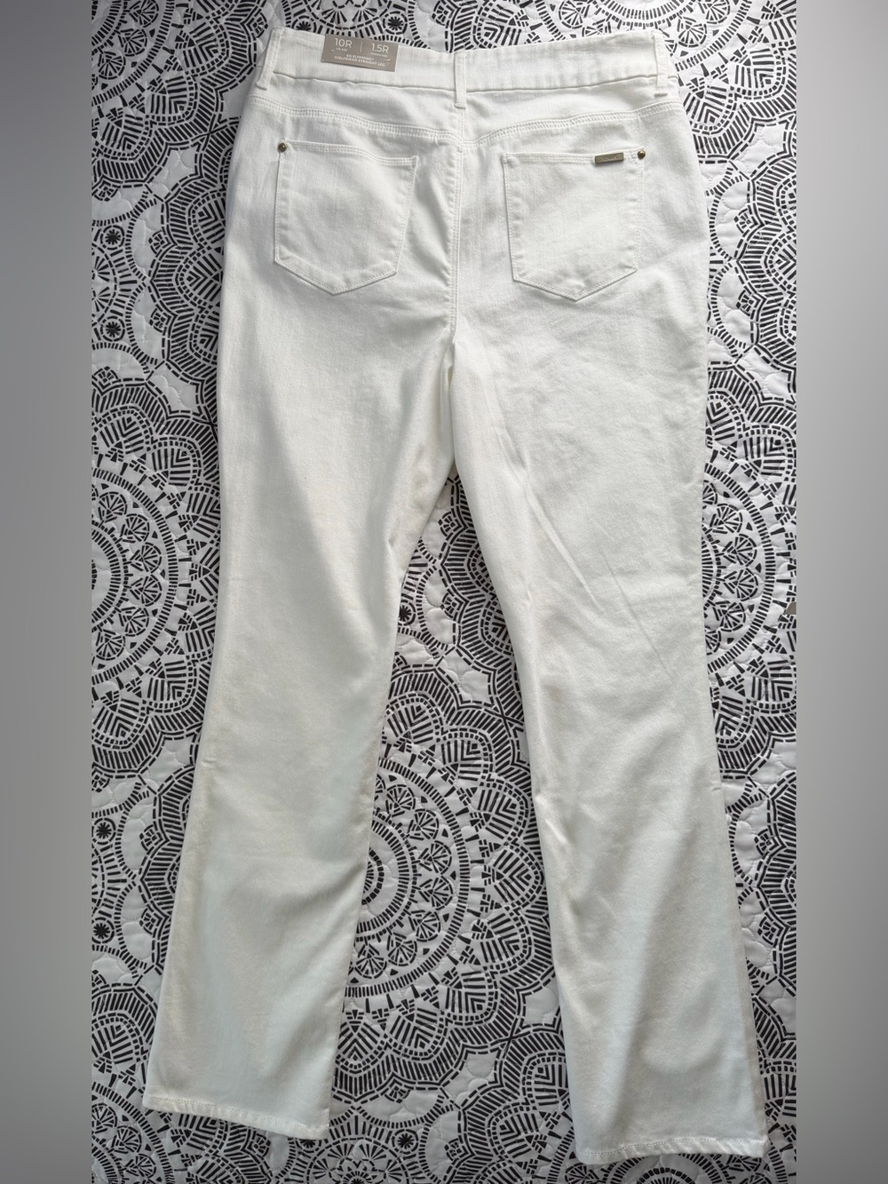 Chicos So Slimming Girlfriend Straight Leg Jeans White 10R 1.5R Alabaster NEW - Picture 14 of 16